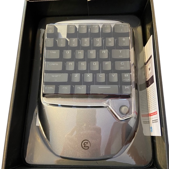 GameSir VX2 Aimswitch Keyboard and Mouse Adapter Set for Consoles - Picture 4 of 6